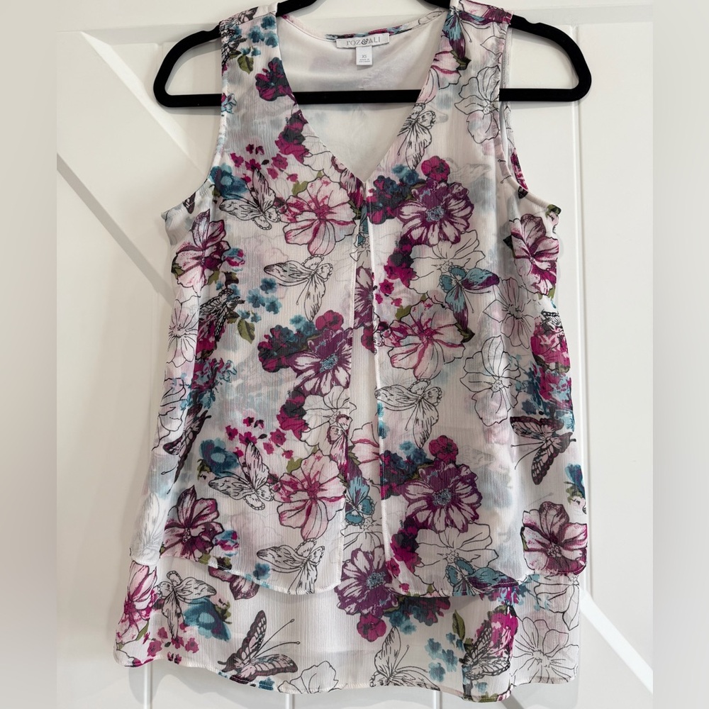 Roz and Ali Floral and Butterfly V-Neck Sleeveless Blouse - Multicolor